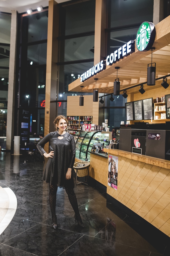 rochii Laura Galic in Starbucks Iasi