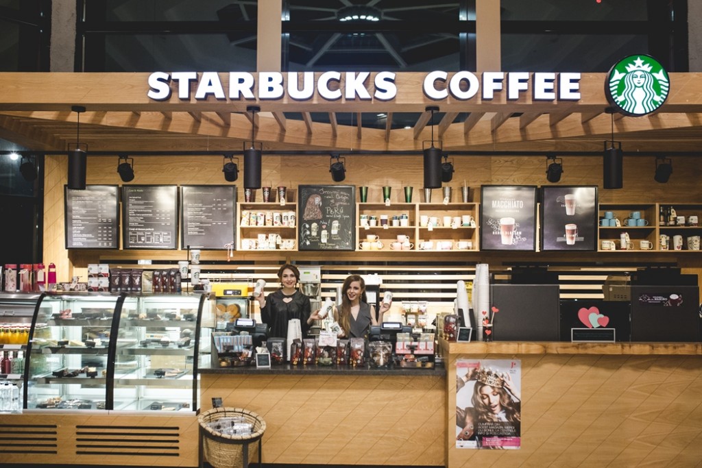 rochii Laura Galic in Starbucks Iasi