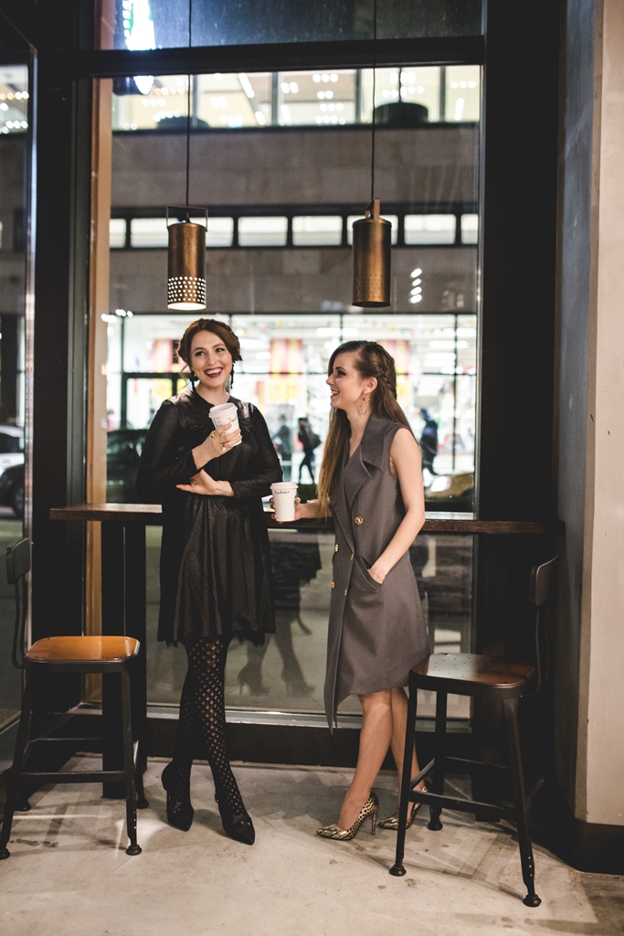 rochii Laura Galic in Starbucks Iasi 