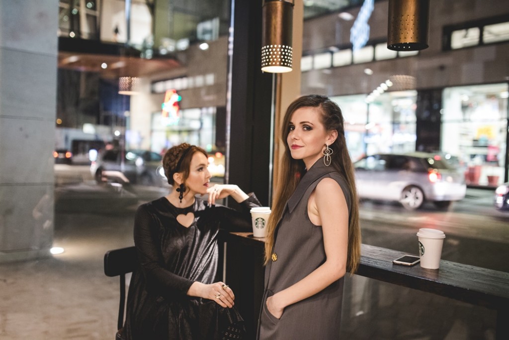 rochii Laura Galic in Starbucks Iasi 