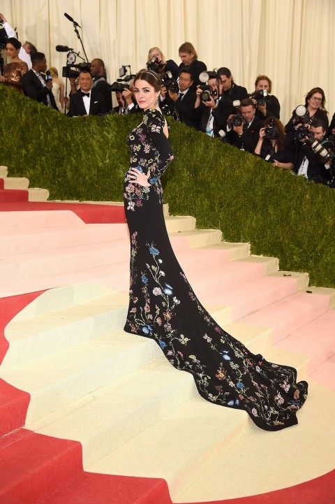 Met Gala 2016 covorul rosu Bee Shaffer