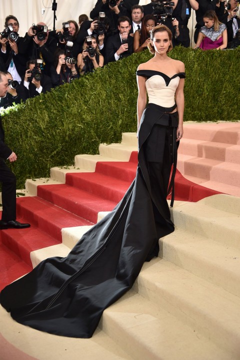 Met Gala 2016 covorul rosu Emma Watson