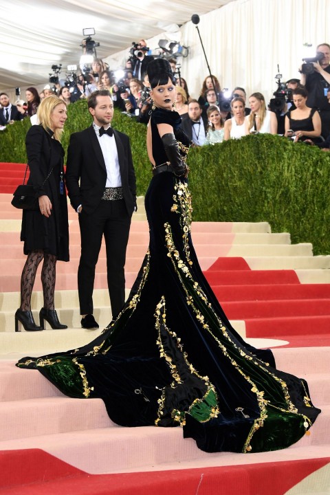 Met Gala 2016 covorul rosu Katy Perry