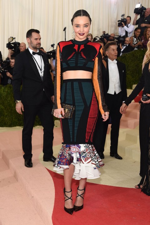 Met Gala 2016 covorul rosu Miranda Kerr