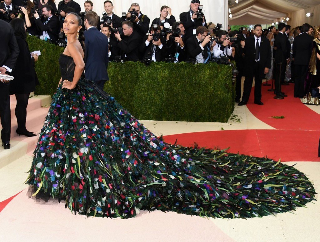 Met Gala 2016 covorul rosu Zoe Saldana